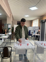 Продолжается голосование на избирательном участке №898