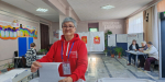 Идёт голосование на избирательном участке №898